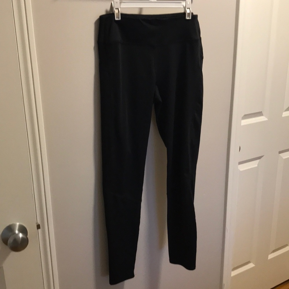 Hollister size medium black active wear leggings